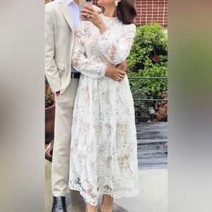 Ivy City Naples - Elegant White Lace Dress